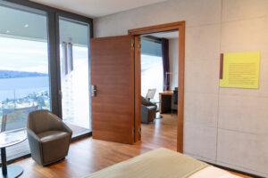 Hotel Belvoir, Rueschlikon: family room with connecting door and lake view