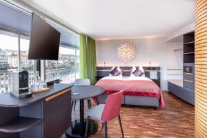 Hotel Sedartis, Thalwil: Club King with terrace and AC