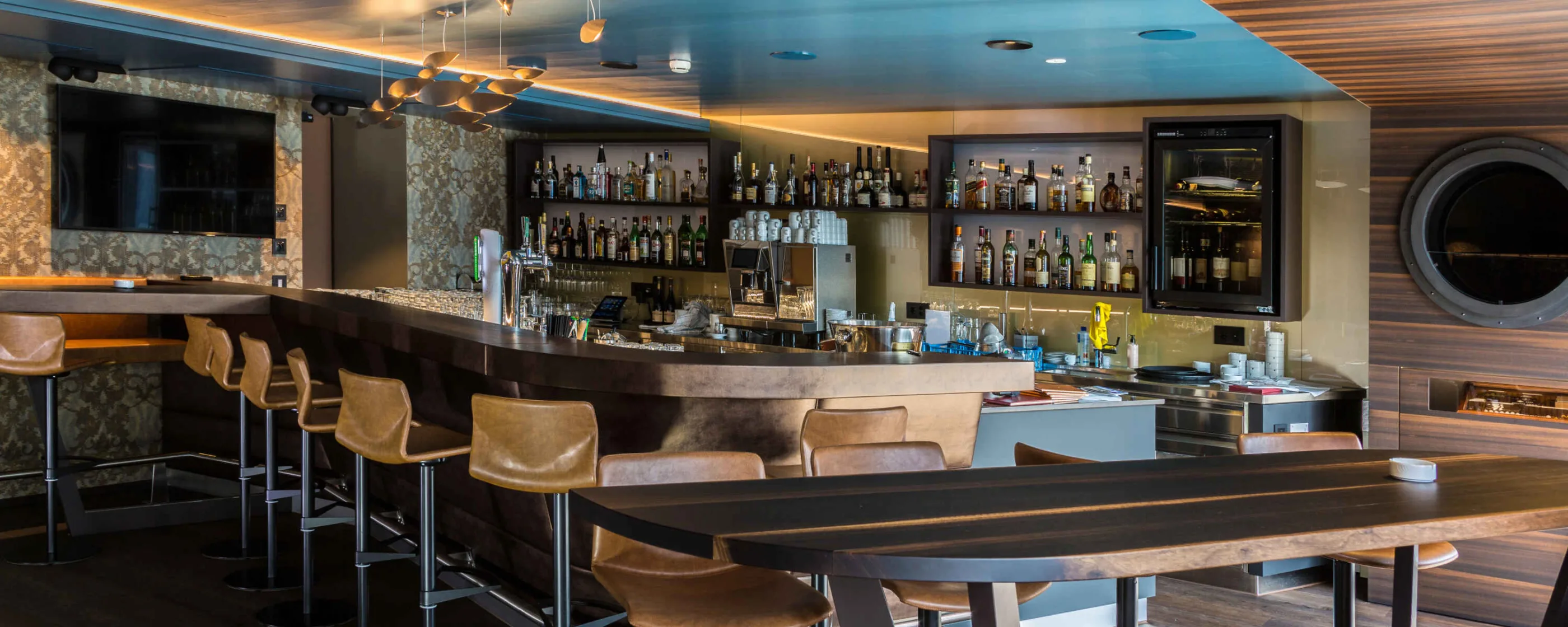 Seehotel Waldstätterhof, Brunnen: Bar