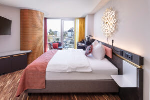 Hotel Sedartis, Thalwil: City Queen Room mit Balkon