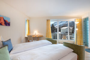 Hotel Schweizerhaus, Maloja: Quality twin bedded room