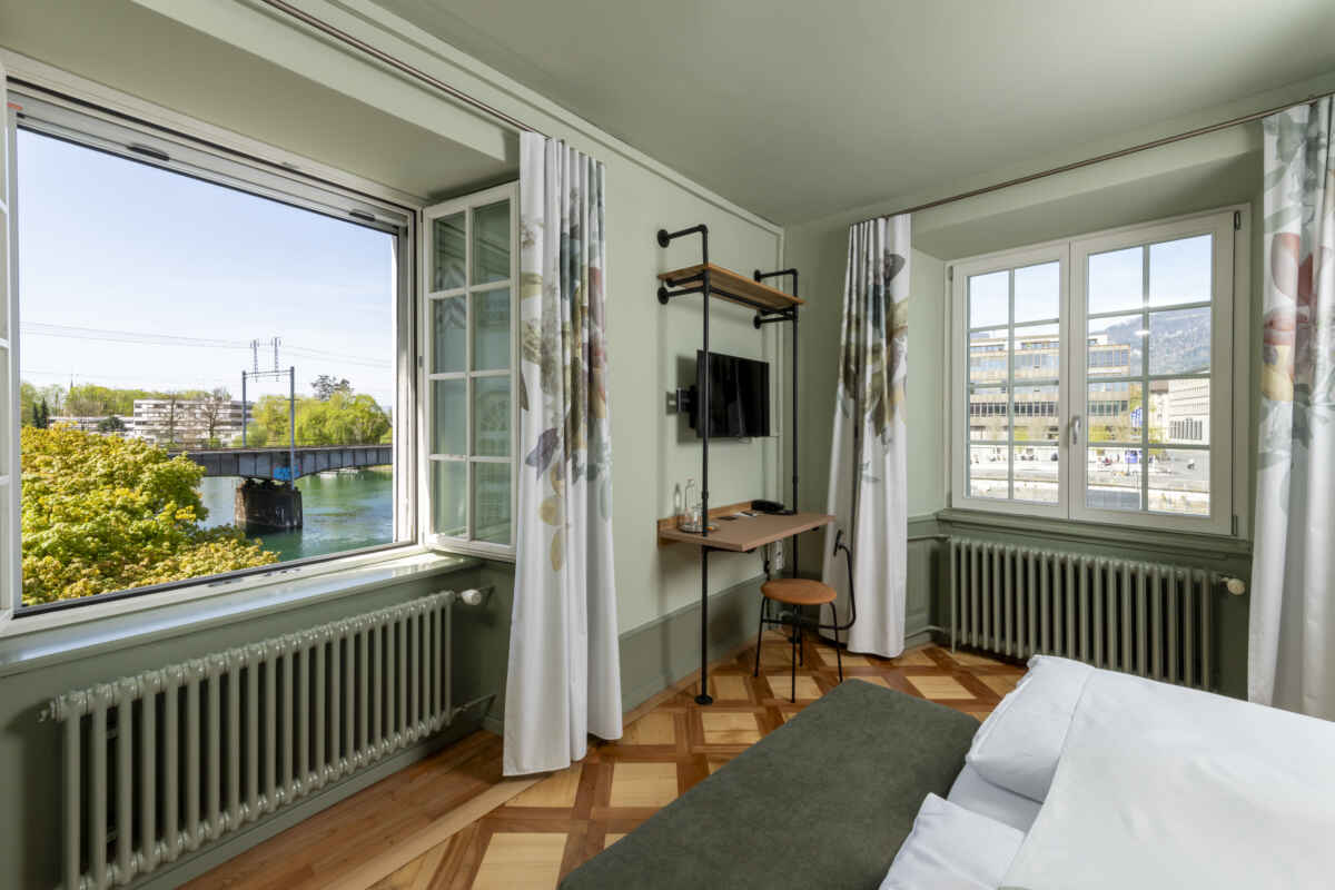 Hotel an der Aare, Solothurn: Boutique Doppelzimmer mit Flusssicht