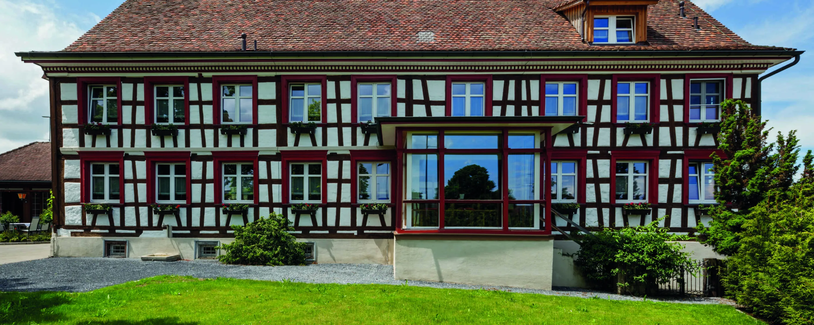 Historische Residenz Lindeneck, Güttingen: Aussenansicht