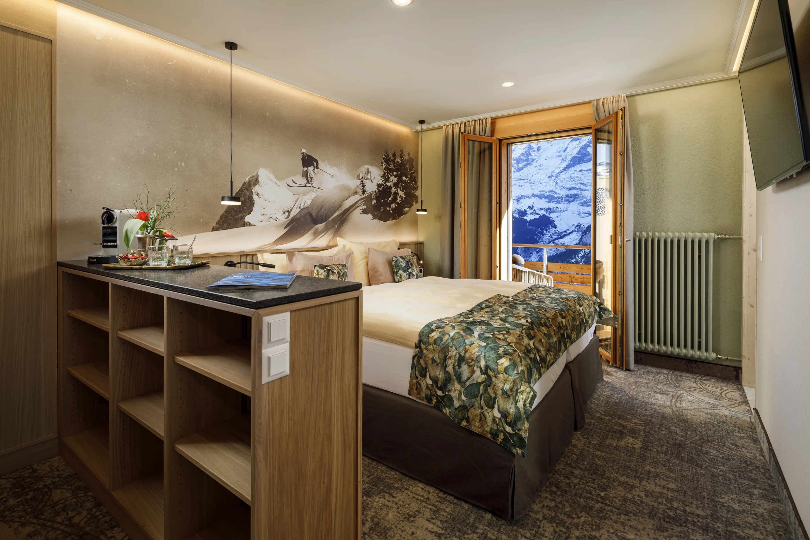 Hotel Eiger, Mürren: Corner Junior Suite mit Balkon und Eiger Bergblick