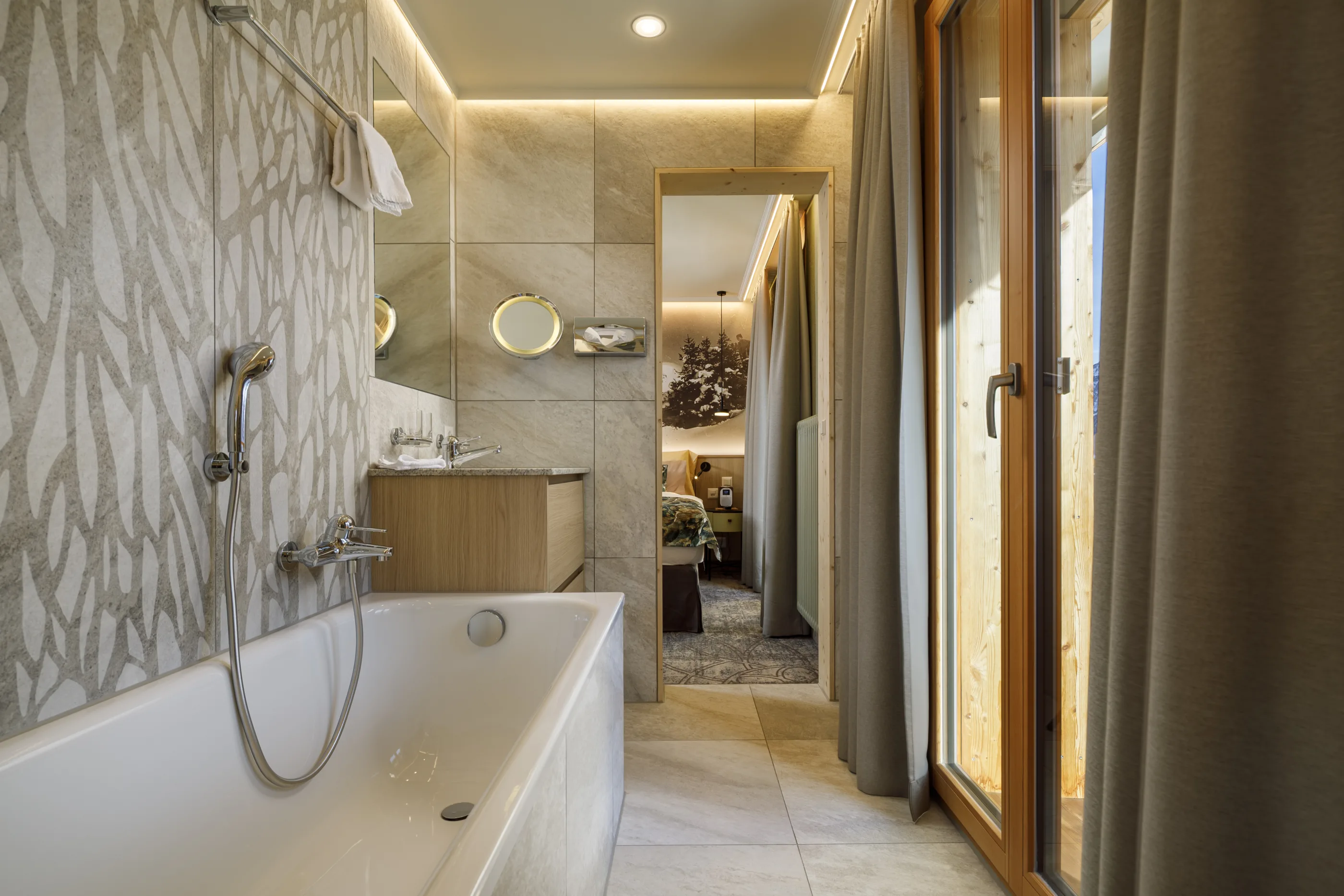 Hotel Eiger, Mürren: Corner Junior Suite mit Balkon und Eiger Bergblick