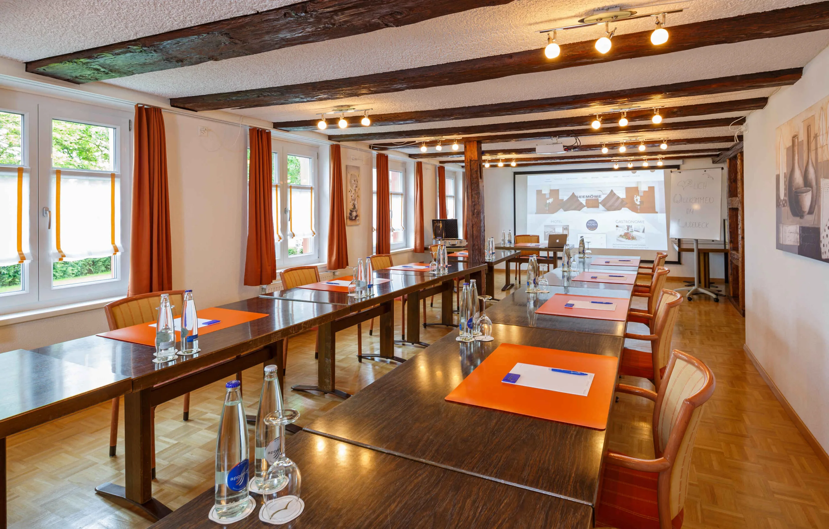 Historische Residenz Lindeneck, Güttingen: Lindensaal