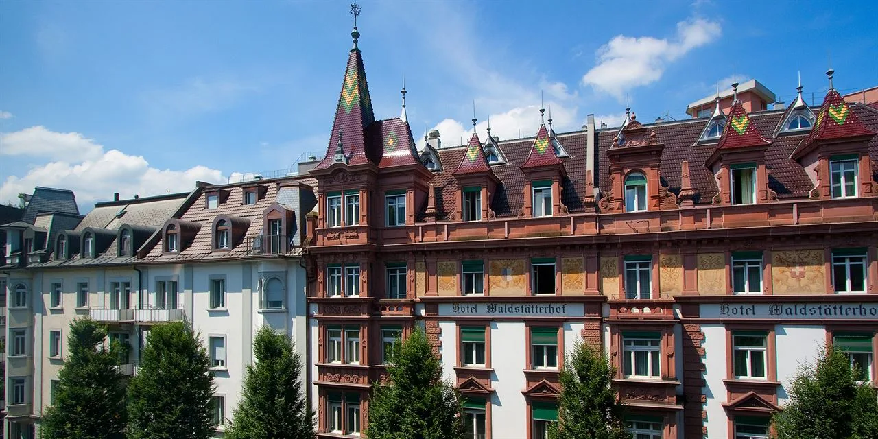 Hotel Waldstaetterhof, Lucerne: exterior view