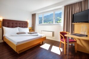 Hotel Seerausch, Beckenried: Komfort Doppel- oder Zweibettzimmer - Bergsicht