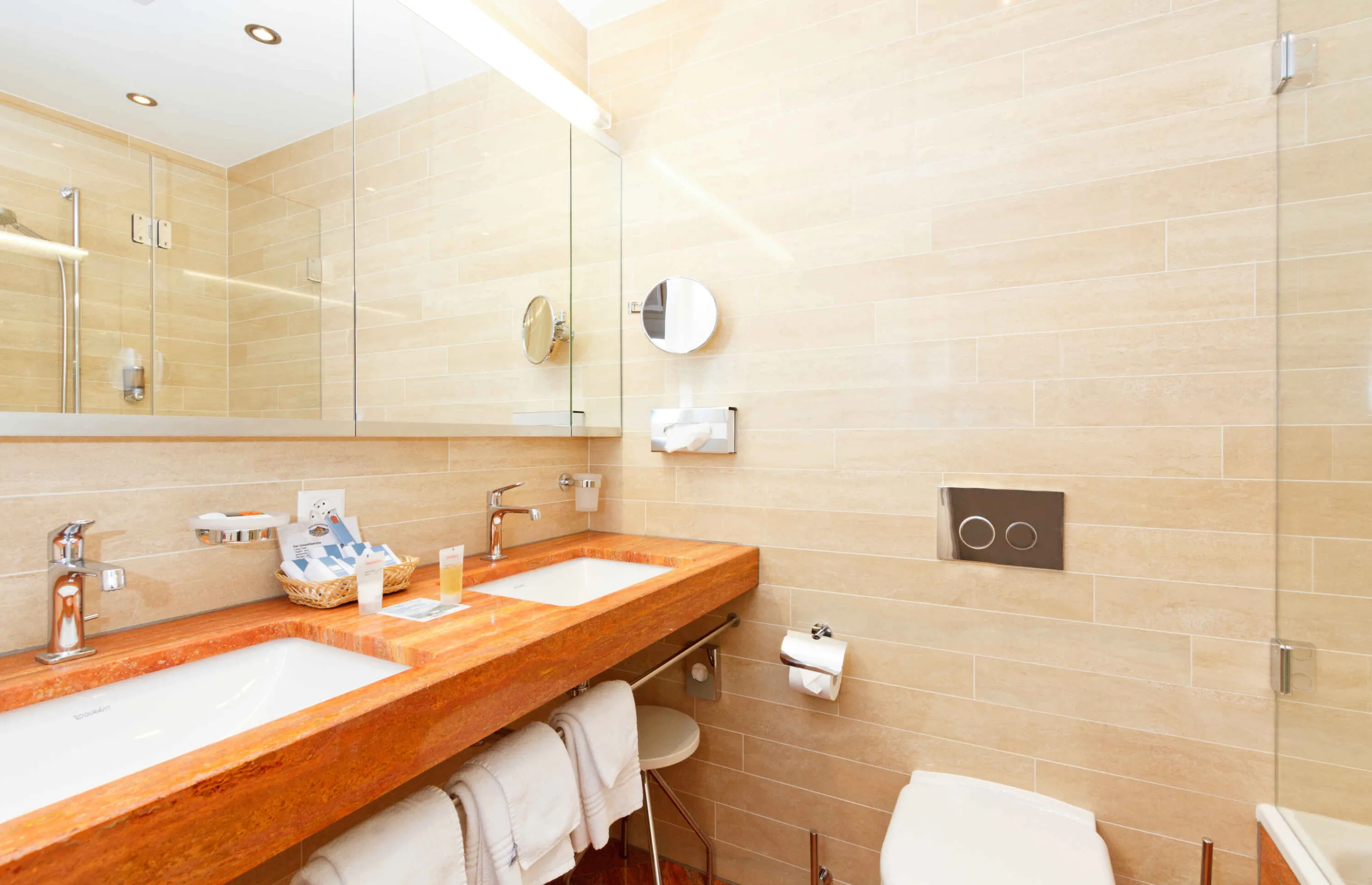 Familienzimmer mit Bergsicht