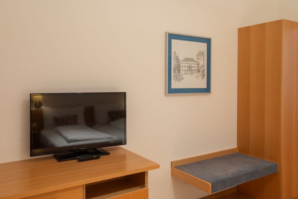 Hôtel Wysses Rössli, Schwyz : chambre double avec deux matelas séparés 