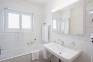 Central Apartments, Davos: bathroom