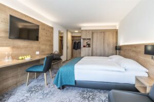 Hotel Central, Davos: Superior West mit Balkon