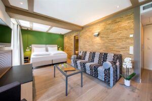 Hotel Belvedere, Grindelwald: double or twin room deluxe - Eiger view 