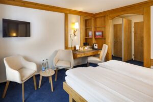 Hotel Derby, Grindelwald: DOPPELZIMMER „Scenic“ zur Südseite mit Eigersicht