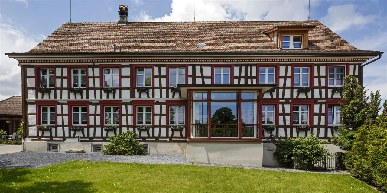 Historische Residenz Lindeneck, Güttingen: Exterior View