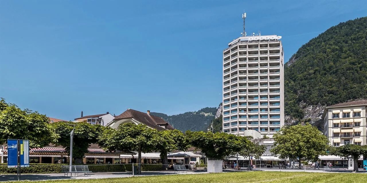 Hotel Metropole, Interlaken: Aussenansicht Sommer