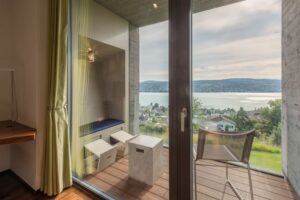 Hotel Belvoir, Rueschlikon: lifestyle room with lake view