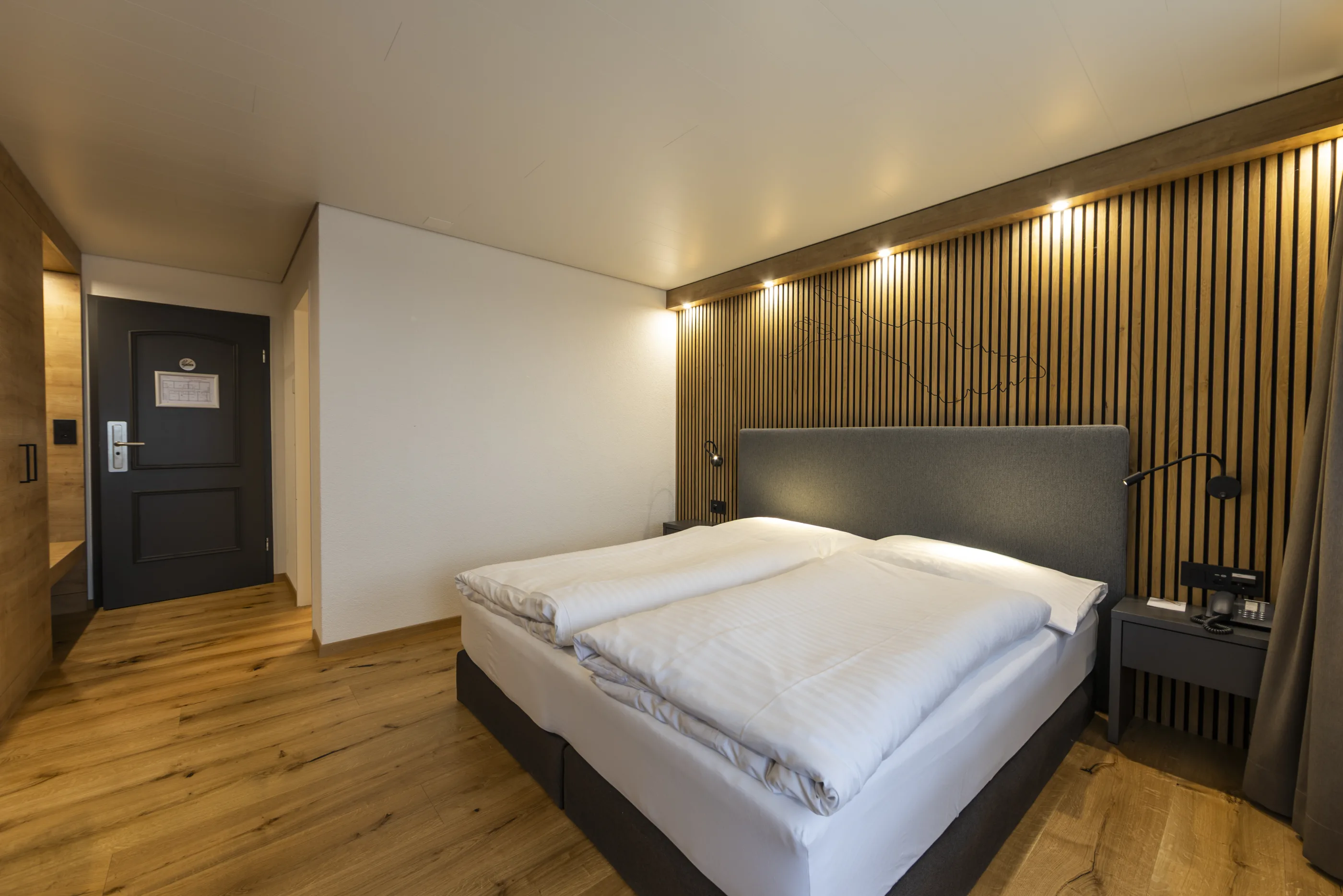 哥廷根 Seemöwe 酒店：带阳台的橡木质朴湖畔双人间