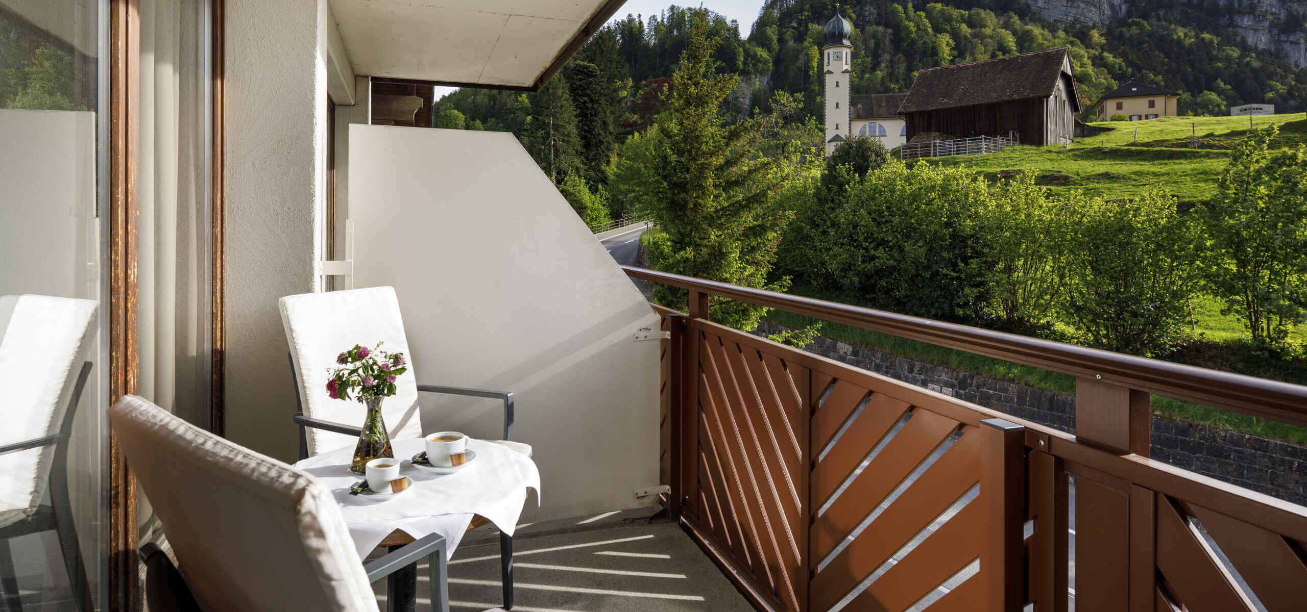 Double room with mountain view and balcony – main house