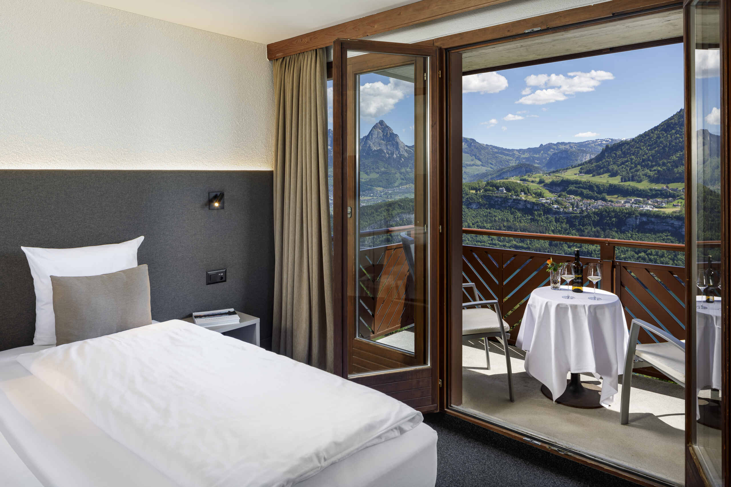 Double room with lake view - main building