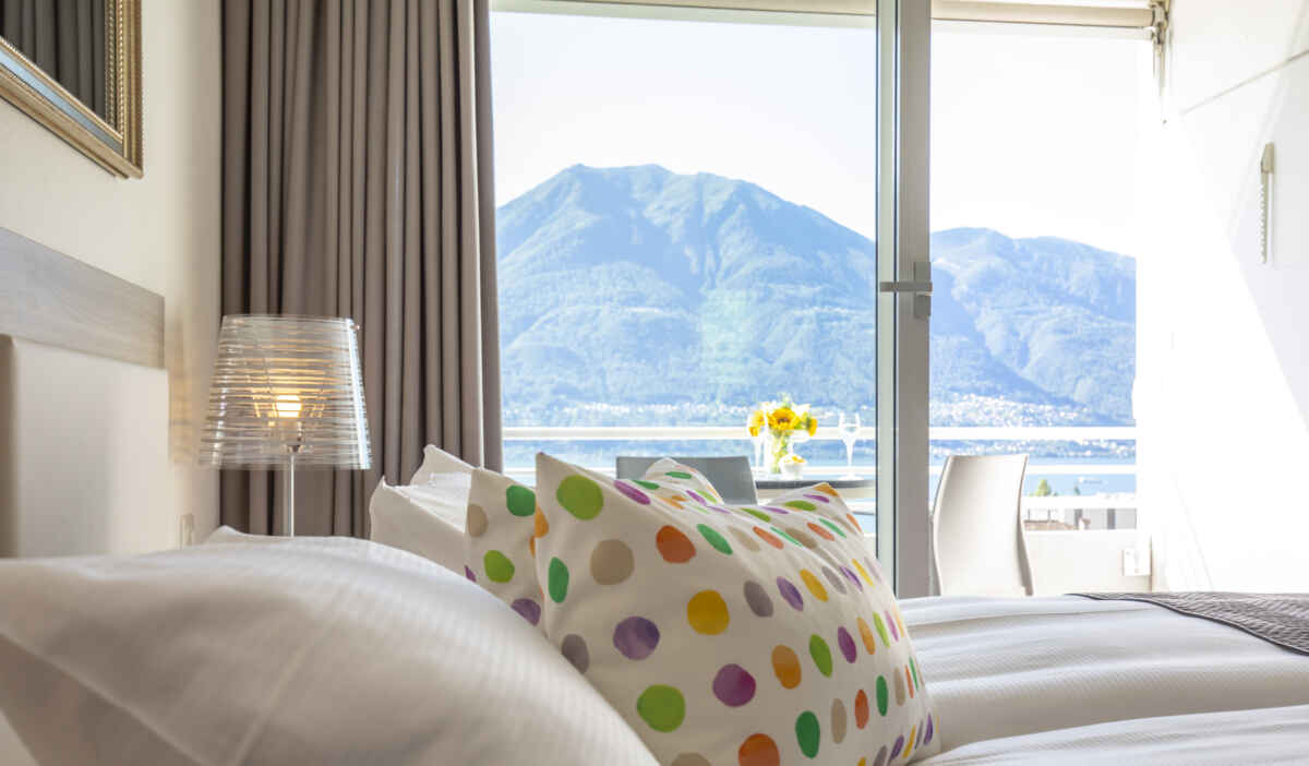 Smart-HOTEL MINUSIO: Doppelzimmer Seeblick