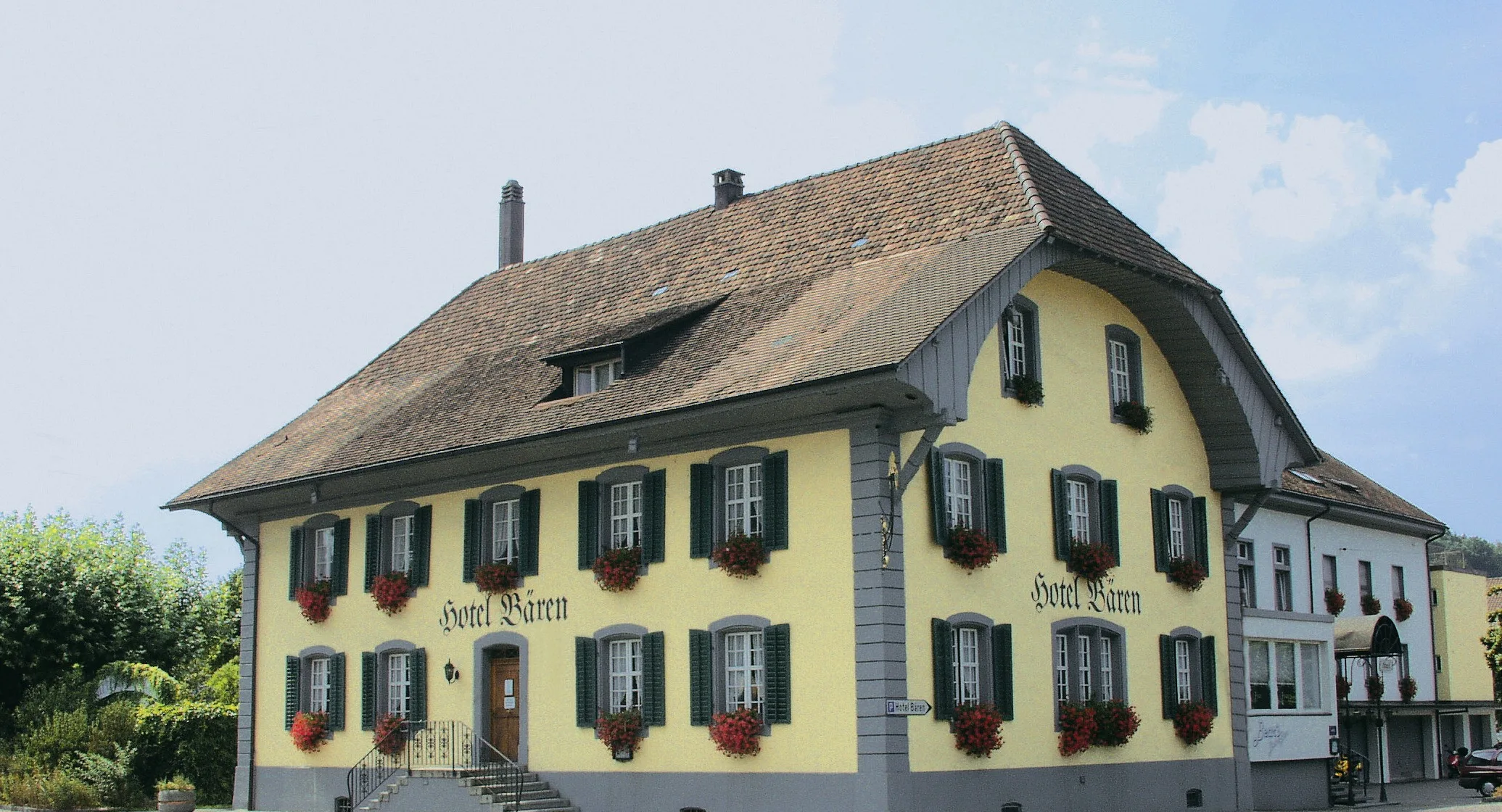 Hotel Bären, Suhr: Exterior view