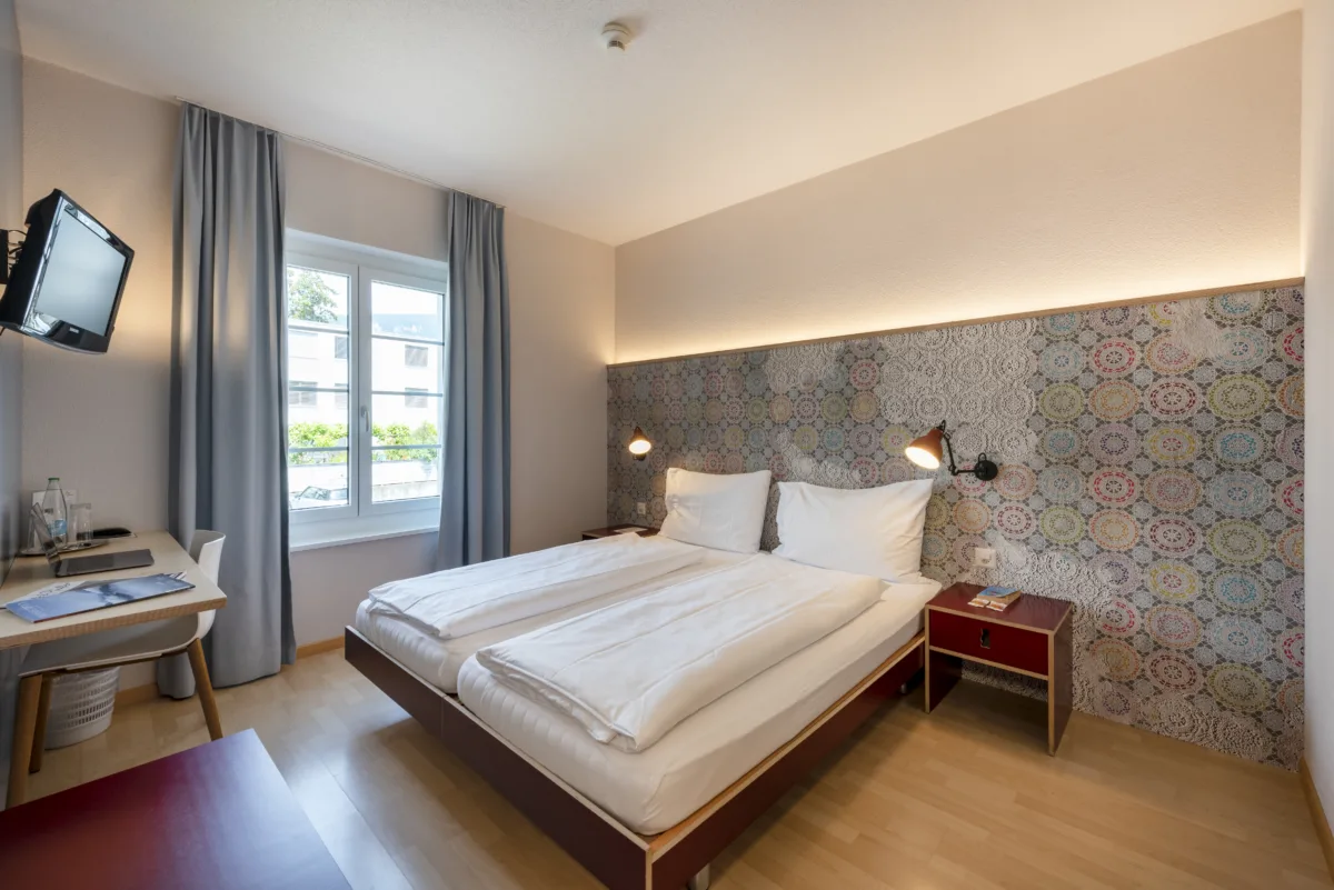 Hotel Bären, Solothurn: quarto duplo com vista para a montanha