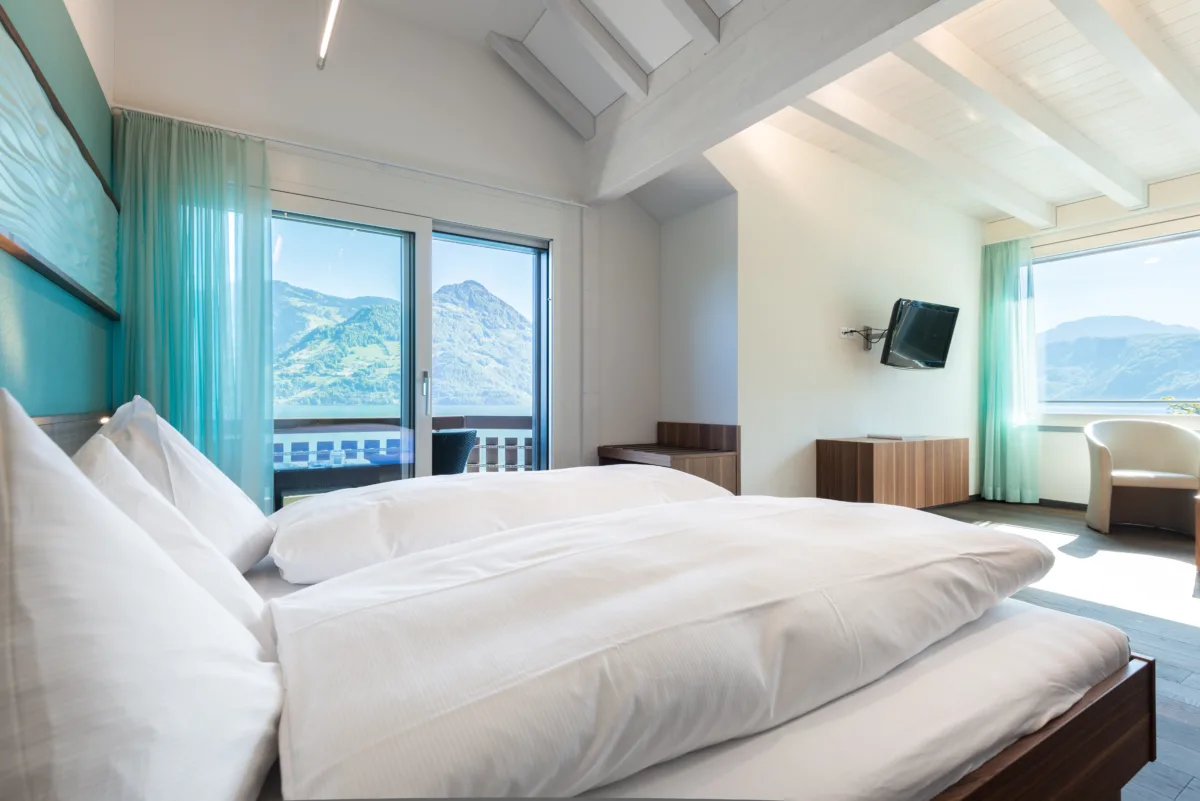 Hotel Nidwaldnerhof: Wellness Suite mit Balkon und Seeblick