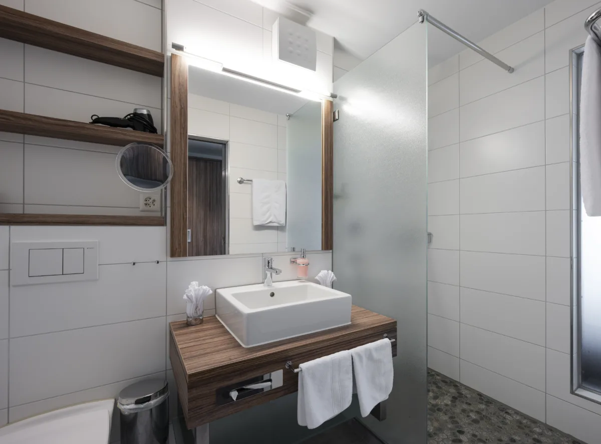 Hotel Nidwaldnerhof: Zimmer mit Seeblick und Garten