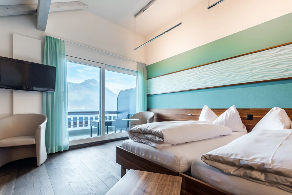 Hotel Nidwaldnerhof: Junior Suite mit Balkon und Seeblick