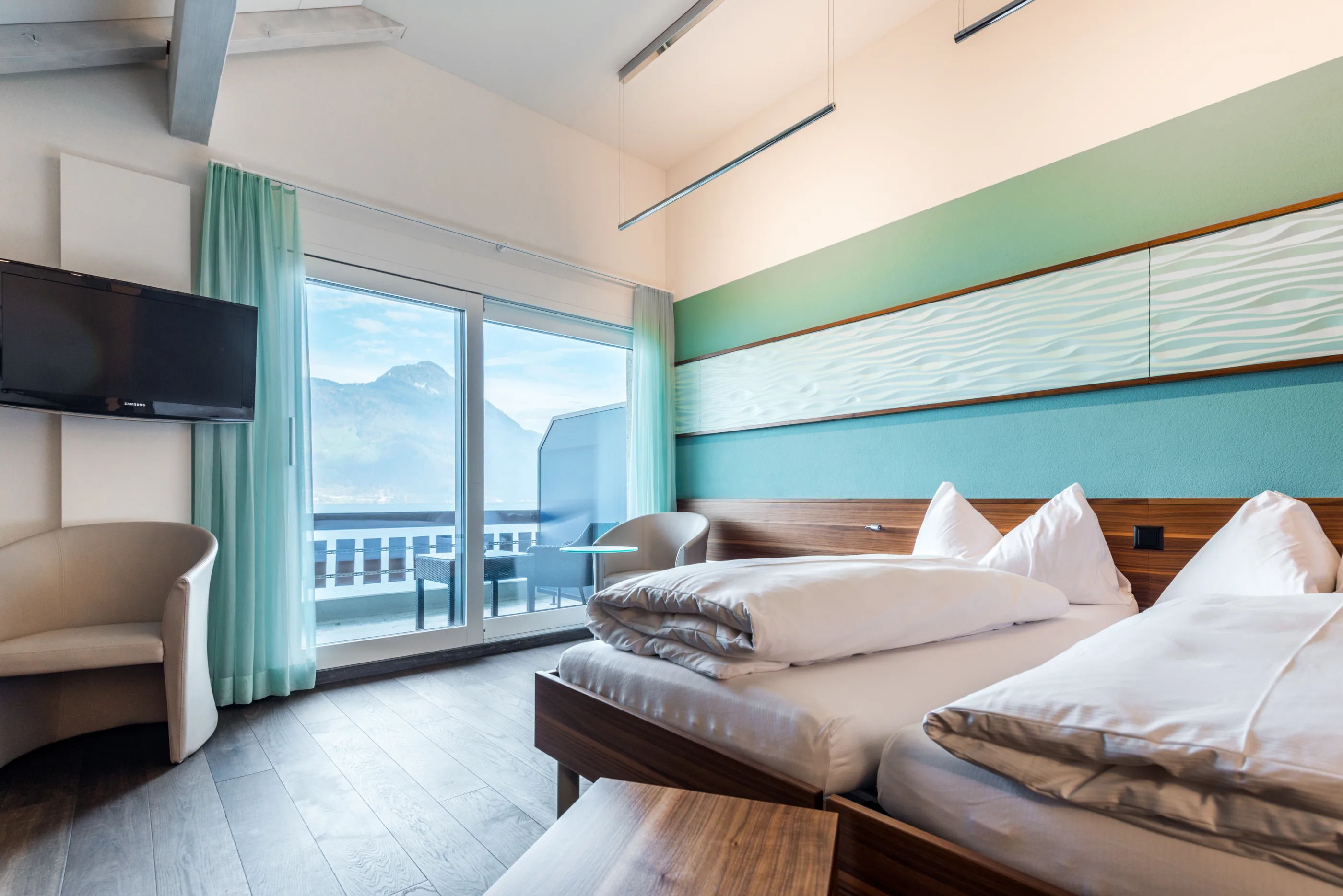 Hotel Nidwaldnerhof: Junior Suite mit Balkon und Seeblick