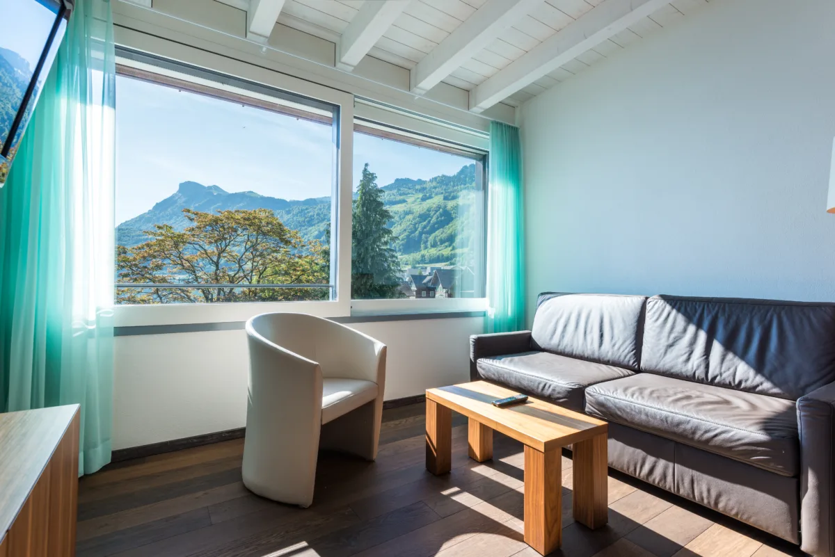 Hotel Nidwaldnerhof: Wellness Suite mit Balkon und Seeblick