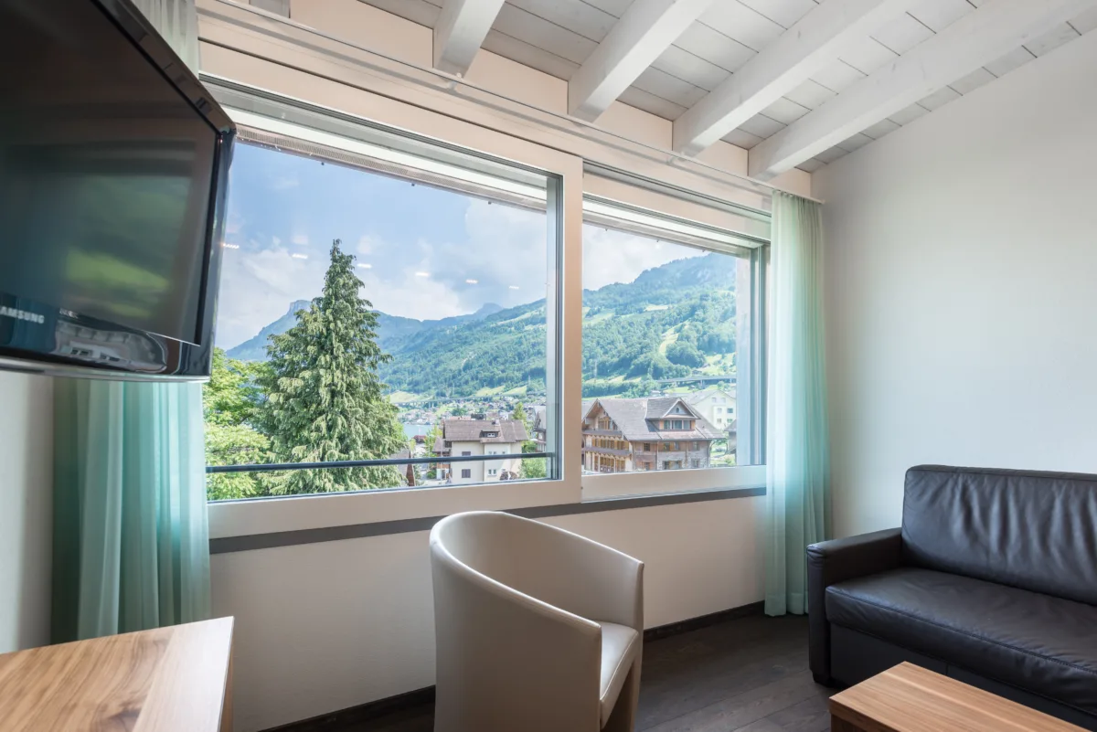 Hotel Nidwaldnerhof: Familiensuite mit See -und Dorfblick